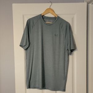 Under Armour Men's Blue-Gray Short Sleeve Tee